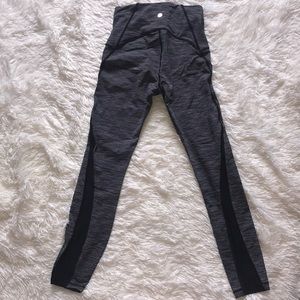 Lulu lemon size 4